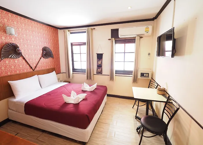 Hotel Honey House1 3*