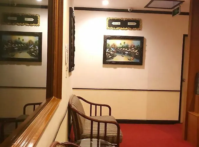 Hotel Honey House1